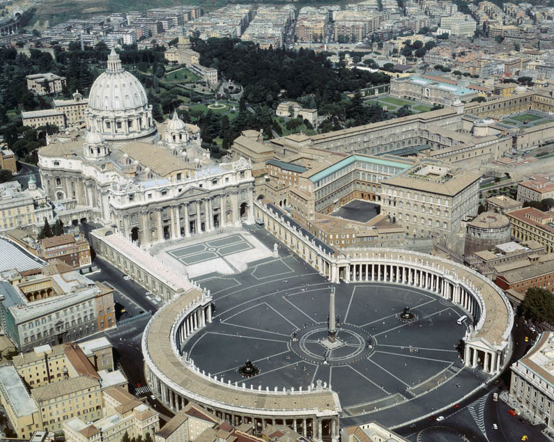 St.-Peters-Basilica-Piazza